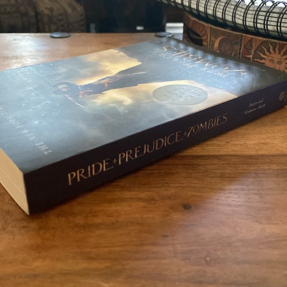 🧟♀️ Pride and Prejudice and Zombies 📖 Special Edition with Movie Photos - Picture 4 of 6